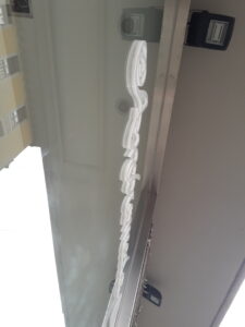 vetrofania in opalino